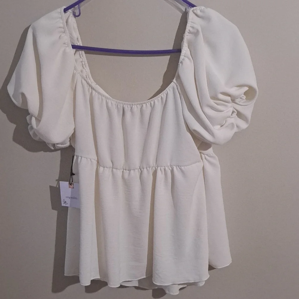Elegant Off- White Puff Sleeve Top - Picture 4 of 4